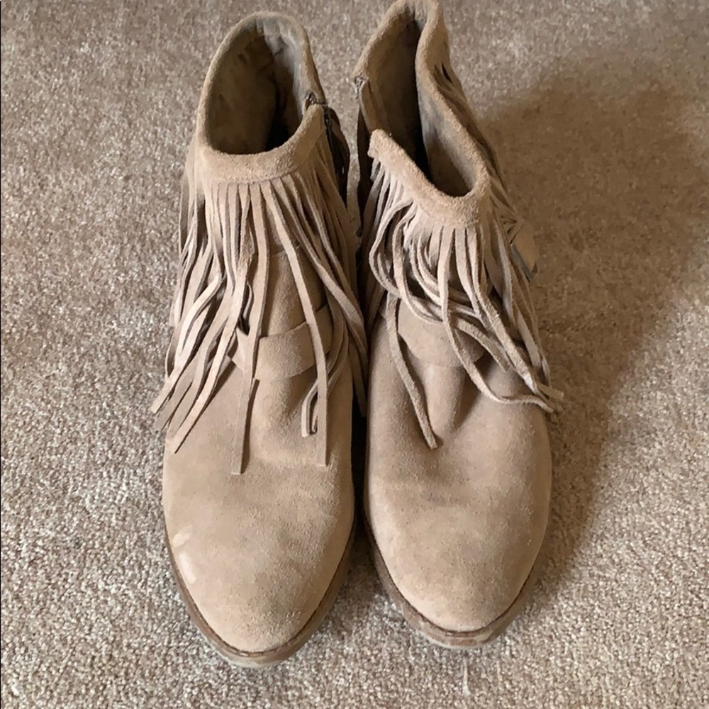 BCBG generation booties